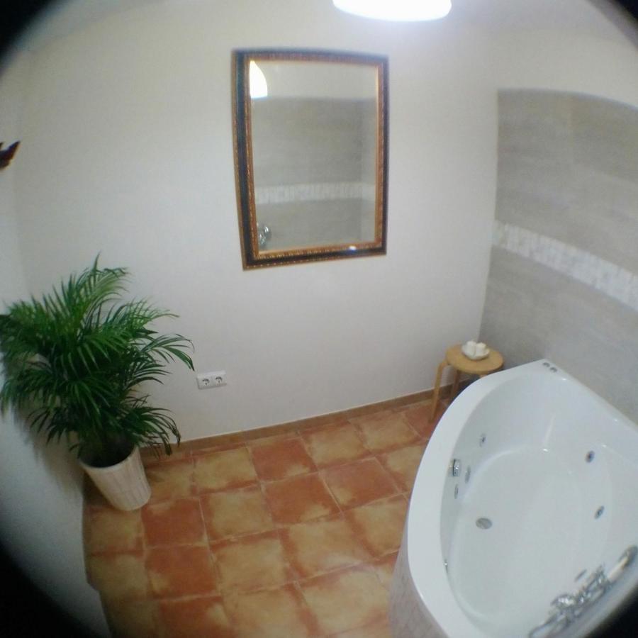 Escapadas Romanticas En Granada Jacuzzi Exterior photo
